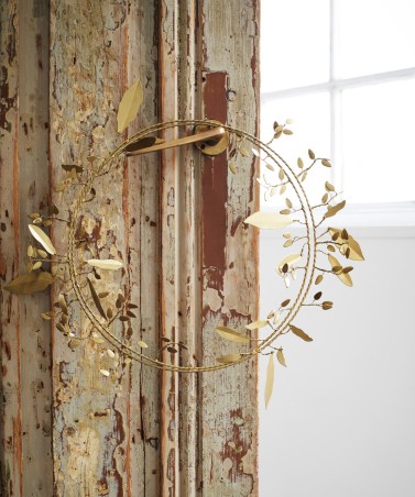 Couronne de feuilles dorée