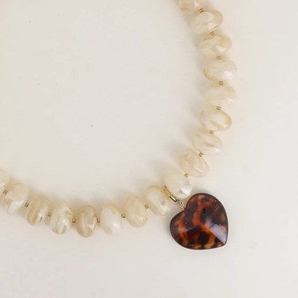 Collier en perles de résine coeur - Léopard