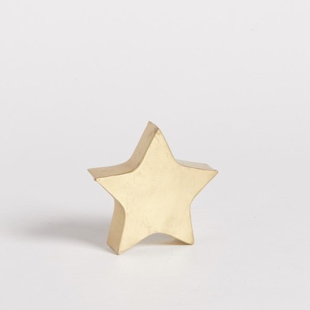 Petite étoile dorée en métal recyclé